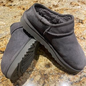 UGG “Slippers” Gray size 10 nwot or box